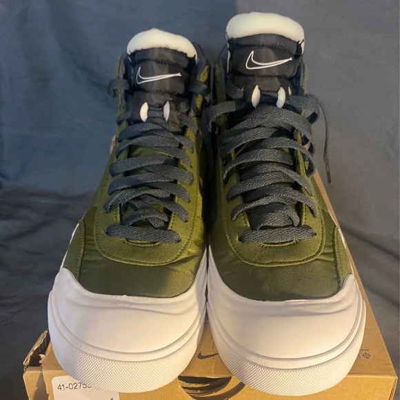 SOLD Nike NWT Drop Type LX Mid Legion Green Sneaker Size 8.5 Men/10 Women's - Picture 2 of 9